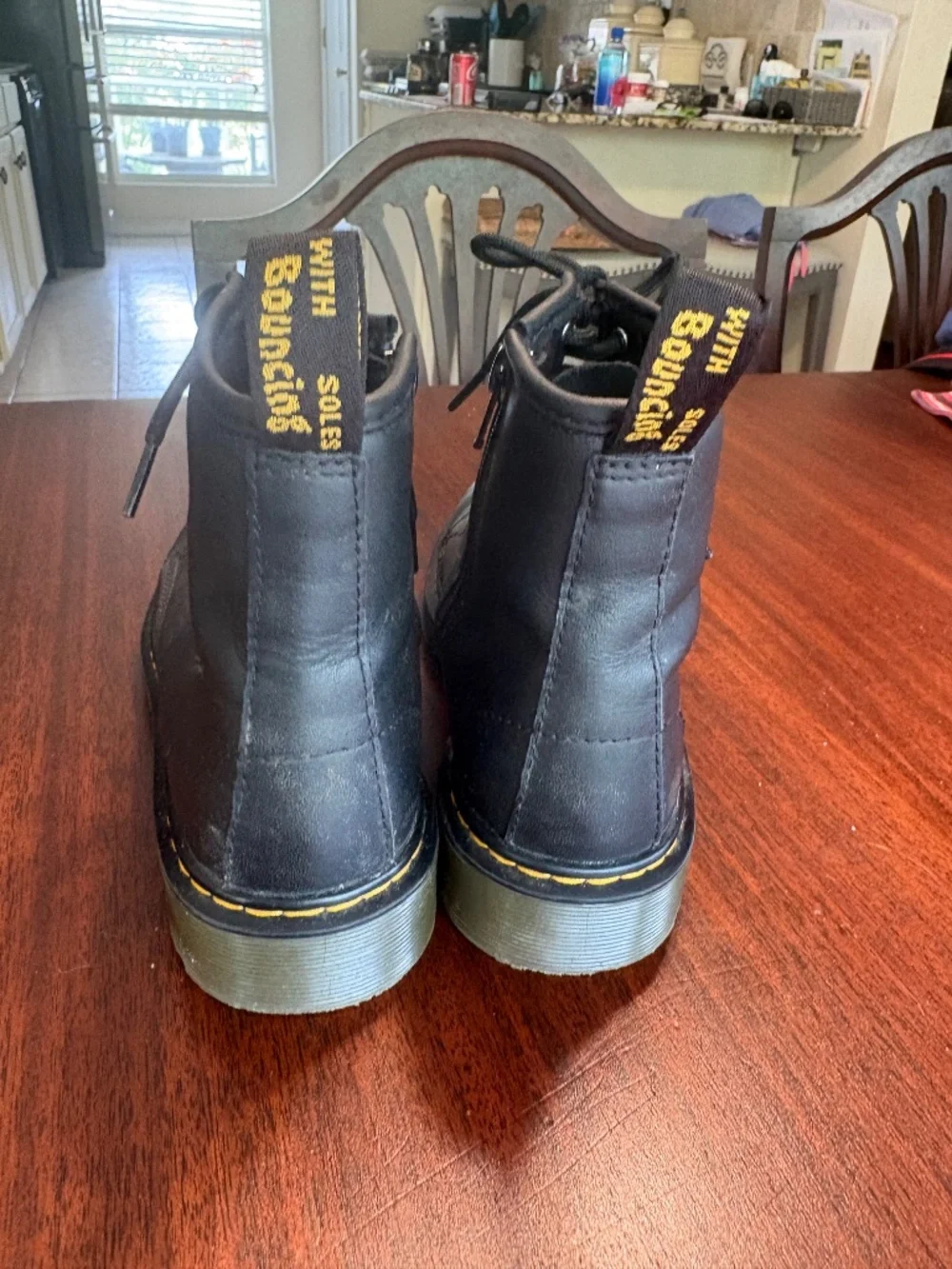 Ecu Doc Martins. Black Big Kid 4 M